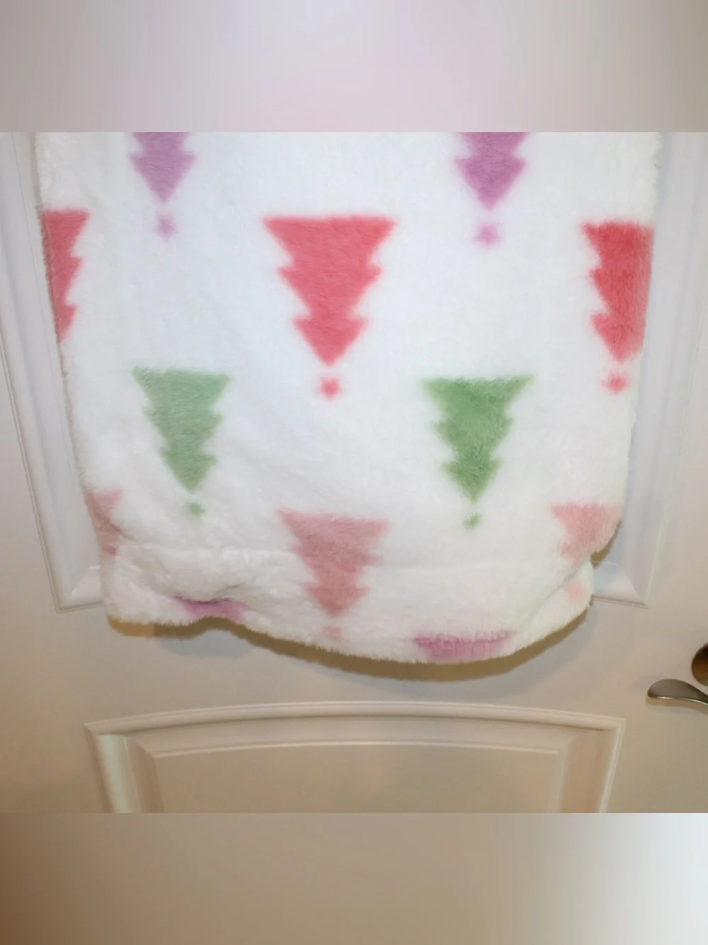 Christmas tree faux fur throw (NWT)